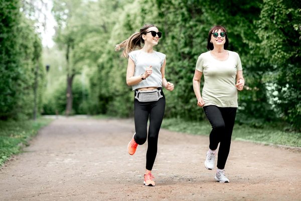 Les chaussures de running femme indispensables en 2025